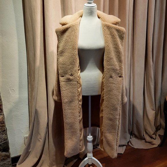 Eilly Bazar teddy 🧸 coat - Picture 6 of 7